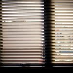 Tips om je raamdecoratie aan te passen op de zomer